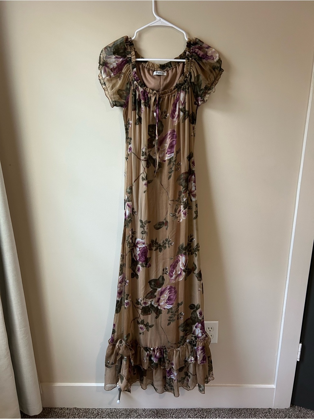 Vintage Floral Puff-Sleeve Peasant Maxi Dress in Beige Purple and Cream